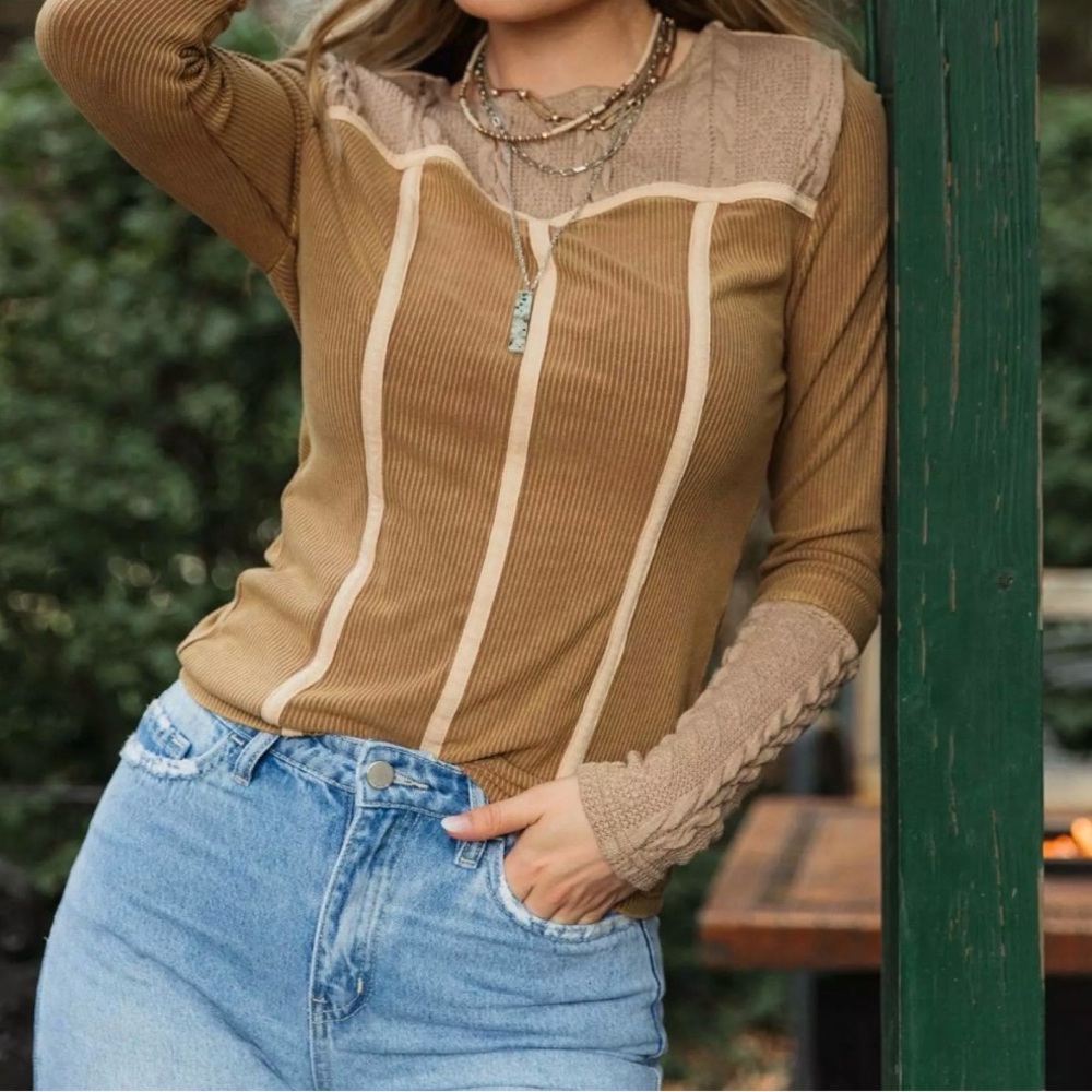 Gimmicks by BKE Tan and Brown Long Sleeve Top